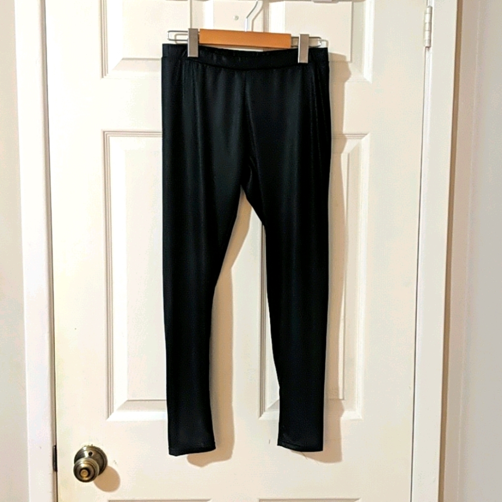 💥FREE MID RISE LEGGINGS - Picture 2 of 3